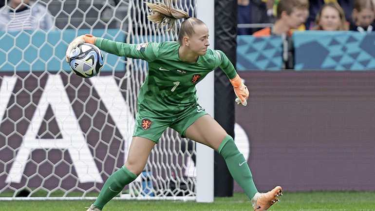 Daphne-van-Domselaar