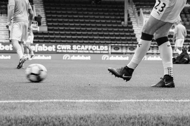 Steven Berghuis blijft bij Ajax, ondanks verlies in oefenwedstrijd